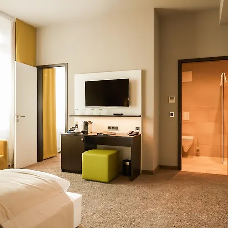 Platzhirsch Hotell 4*