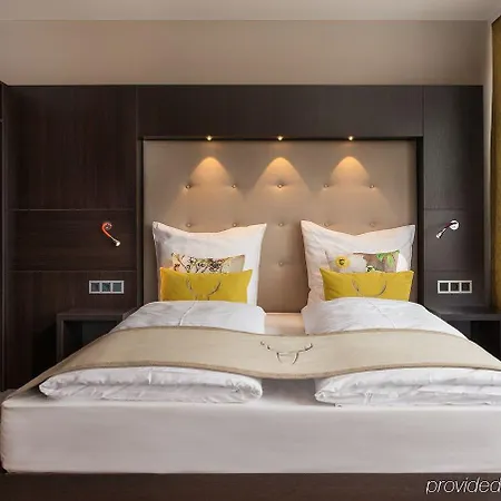 Platzhirsch Hotel 4*